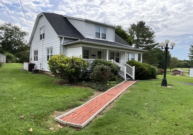 Photo 4 of Sale Pending at 101 Wilson St, Somerset, KY 42503 | MLS# 26022603 | Listing updated on 2026-09-08