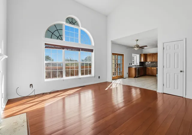 Photo 3 of Single family home for sale at 919 Winding Oak Trl, Lexington, KY 40511 | MLS# 26022611 | Listing updated on 2026-10-13