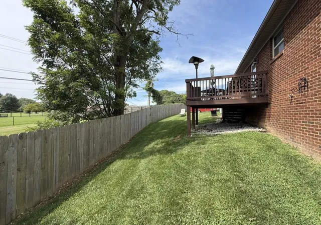 Photo 3 of Single family home for sale at 144 Oak Meadow Dr, Berea, KY 40403 | MLS# 26022720 | Listing updated on 2026-10-07