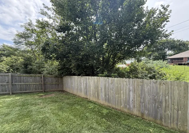 Photo 3 of Single family home for sale at 144 Oak Meadow Dr, Berea, KY 40403 | MLS# 26022720 | Listing updated on 2026-10-07
