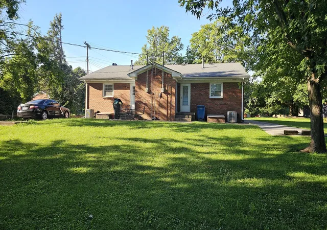 Listing Photo 5 - Condo for sale in building located at 202-202 1/2 Pocahontas Trl, Georgetown, KY 40324