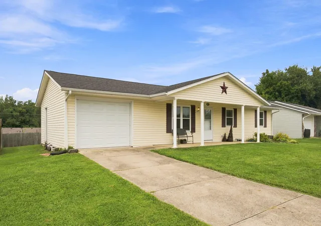 Photo 3 of Sale Pending at 117 S Leawood Dr, Cynthiana, KY 41031 | MLS# 26022686 | Listing updated on 2026-08-28