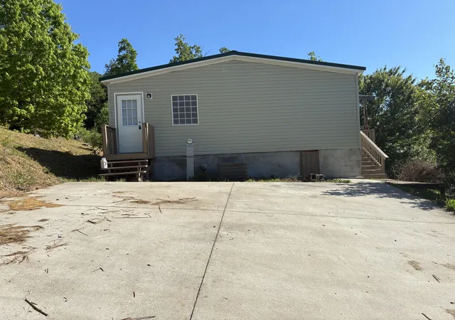 Photo 2 of Single family home for sale at 872 S Dogwood Dr, Berea, KY 40403 | MLS# 26022607 | Listing updated on 2026-09-27