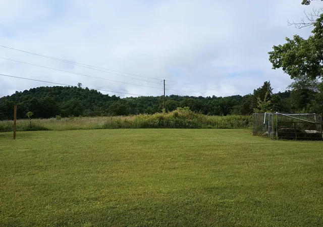 Photo 4 of Single family home for sale at 620 Henson Crk Rd, Liberty, KY 42539 | MLS# 26022610 | Listing updated on 2026-09-10