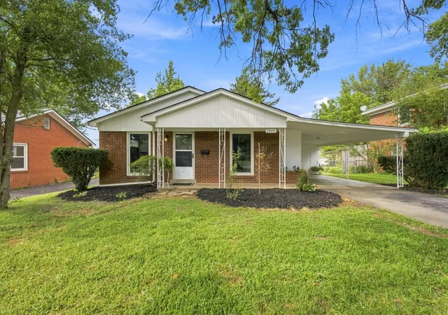 Photo 1 of Single family home for sale at 1907 Port Royal Ct, Lexington, KY 40504 | MLS# 26022619 | Listing updated on 2026-10-13
