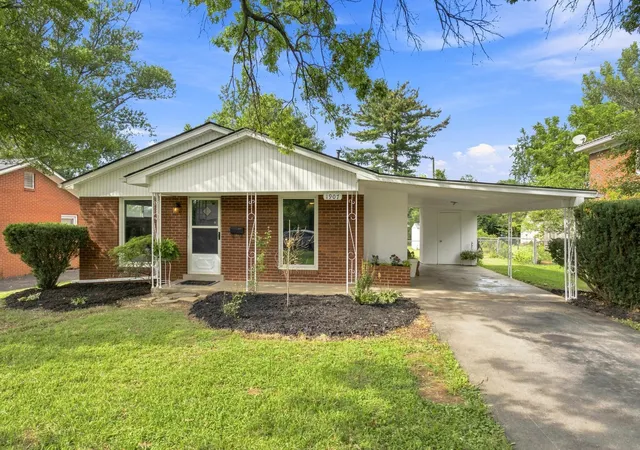 Photo 3 of Single family home for sale at 1907 Port Royal Ct, Lexington, KY 40504 | MLS# 26022619 | Listing updated on 2026-10-13