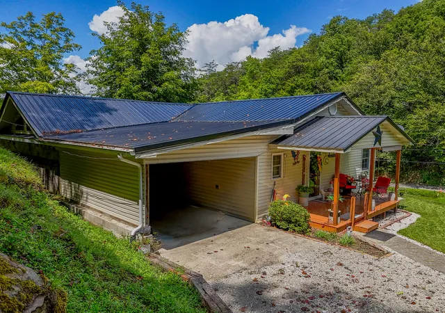 Photo 4 of Single family home for sale at 224 Mays Rd, Sandy Hook, KY 41171 | MLS# 26022694 | Listing updated on 2026-09-11