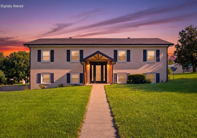 Photo 1 of Sale Pending at 8 Parke Dr, Richmond, KY 40475 | MLS# 26022673 | Listing updated on 2026-10-27