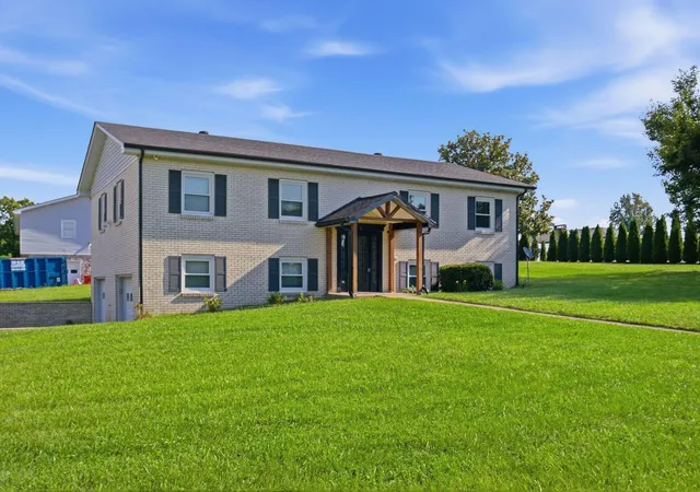 Photo 2 of Sale Pending at 8 Parke Dr, Richmond, KY 40475 | MLS# 26022673 | Listing updated on 2026-10-27