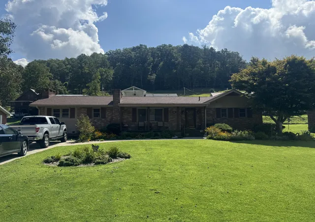 Photo 1 of Single family home for sale at 748 Lakeside Dr, Jackson, KY 41339 | MLS# 26022666 | Listing updated on 2026-09-21
