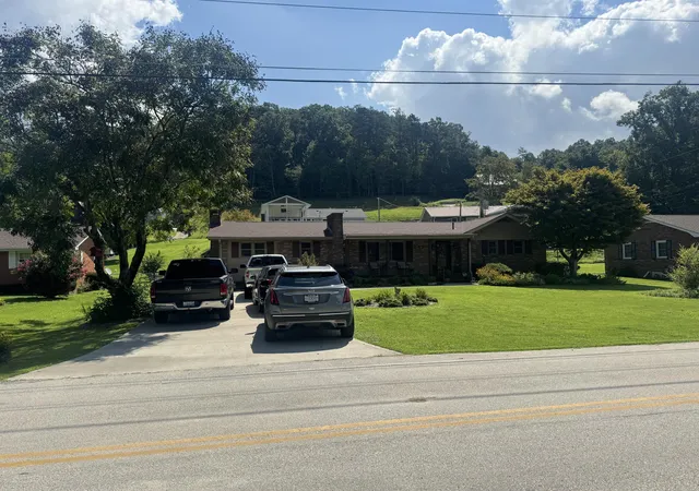 Photo 3 of Single family home for sale at 748 Lakeside Dr, Jackson, KY 41339 | MLS# 26022666 | Listing updated on 2026-09-21