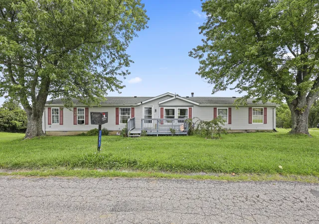 Photo 1 of Single family home for sale at 105 Latimer Ln, Williamstown, KY 41097 | MLS# 26022653 | Listing updated on 2026-08-26