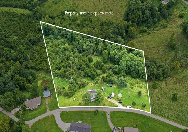 Photo 2 of Single family home for sale at 105 Latimer Ln, Williamstown, KY 41097 | MLS# 26022653 | Listing updated on 2026-08-26