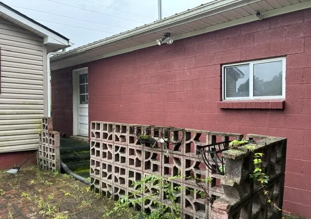 Photo 4 of Single family home for sale at 24 Spring St, Winchester, KY 40391 | MLS# 26022678 | Listing updated on 2026-09-21