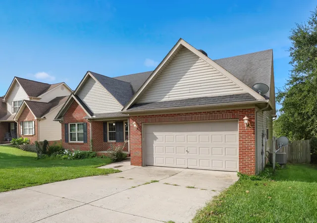 Photo 2 of Single family home for sale at 324 Mason Springs Dr, Nicholasville, KY 40356 | MLS# 26022727 | Listing updated on 2026-08-21