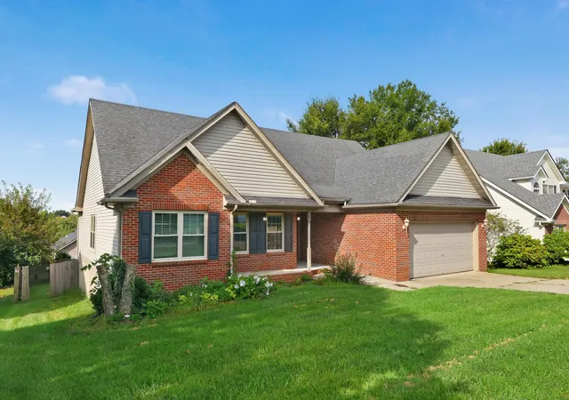 Photo 3 of Sale Pending at 324 Mason Springs Dr, Nicholasville, KY 40356 | MLS# 26022727 | Listing updated on 2026-09-23