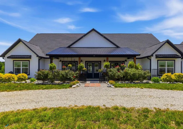 Photo 3 of Single family home for sale at 271 Bluegrass Meadows, Somerset, KY 42503 | MLS# 26022667 | Listing updated on 2026-09-21