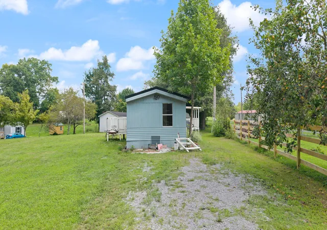 Photo 1 of Single family home for sale at 270 Hensley Rd, East Bernstadt, KY 40729 | MLS# 26022762 | Listing updated on 2026-09-22