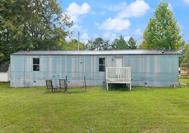Photo 2 of Single family home for sale at 270 Hensley Rd, East Bernstadt, KY 40729 | MLS# 26022762 | Listing updated on 2026-09-22