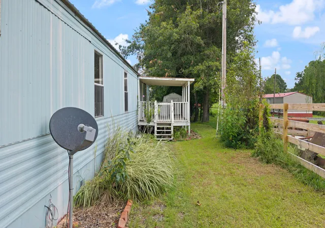 Photo 4 of Single family home for sale at 270 Hensley Rd, East Bernstadt, KY 40729 | MLS# 26022762 | Listing updated on 2026-09-22