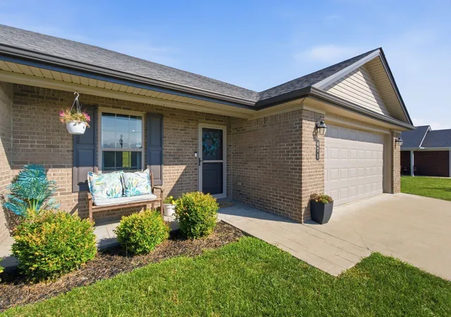 Photo 2 of Single family home for sale at 471 Southern Cross Dr, Richmond, KY 40475 | MLS# 26022732 | Listing updated on 2026-10-05