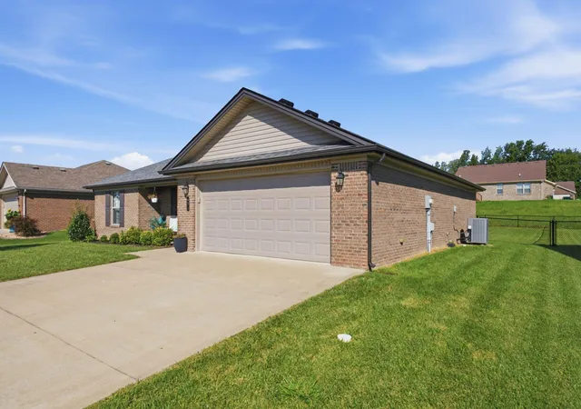 Photo 3 of Single family home for sale at 471 Southern Cross Dr, Richmond, KY 40475 | MLS# 26022732 | Listing updated on 2026-10-05