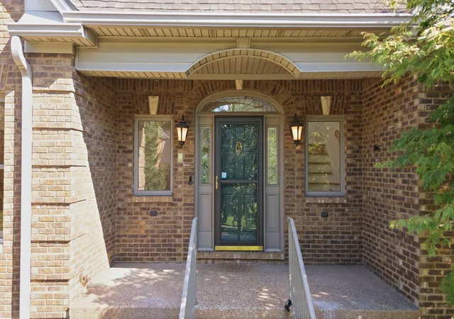 Photo 3 of Single family home for sale at 4044 Peppertree Dr, Lexington, KY 40513 | MLS# 26022911 | Listing updated on 2026-08-31