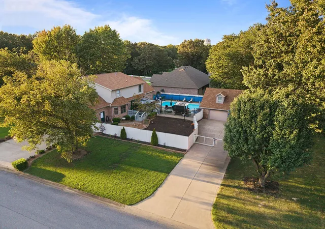 Photo 77 of Single family home for sale at 330 Stonecreek Pl, Paducah, KY 42003 | MLS# 26022704 | Listing updated on 2026-09-12