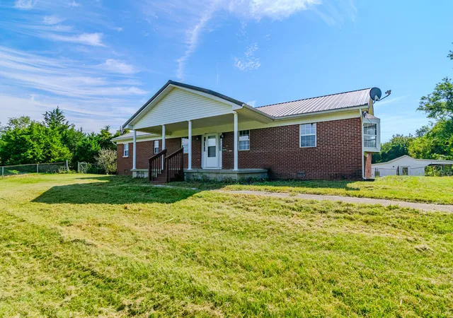 Photo 1 of Single family home for sale at 4961 Battlefield Memorial Hwy, Berea, KY 40403 | MLS# 26022787 | Listing updated on 2026-09-27