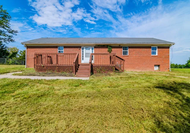 Photo 3 of Single family home for sale at 4961 Battlefield Memorial Hwy, Berea, KY 40403 | MLS# 26022787 | Listing updated on 2026-09-27