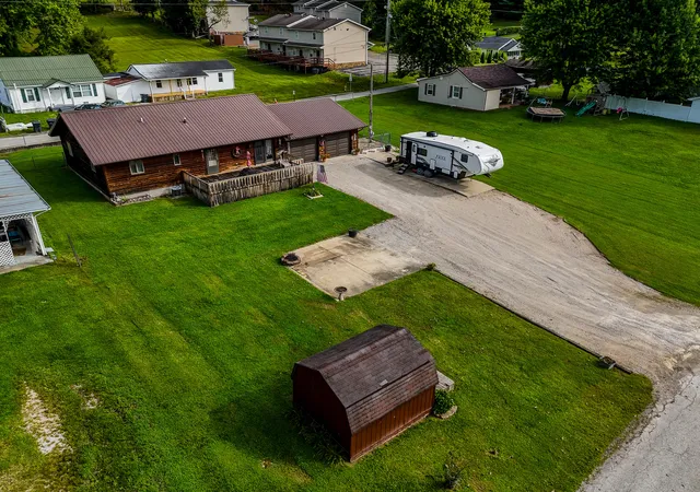 Photo 2 of Sale Pending at 924 Piedmont St, Morehead, KY 40351 | MLS# 26022907 | Listing updated on 2026-08-28