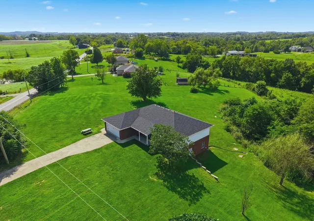Photo 1 of Single family home for sale at 31 Chandler Wy, Lancaster, KY 40444 | MLS# 26022940 | Listing updated on 2026-09-15