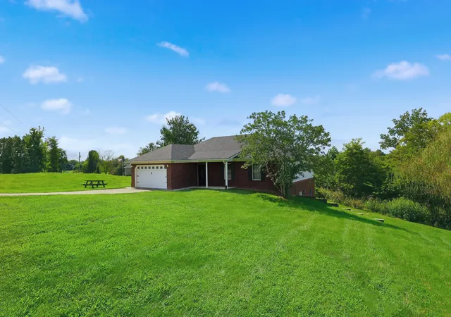 Photo 3 of Single family home for sale at 31 Chandler Wy, Lancaster, KY 40444 | MLS# 26022940 | Listing updated on 2026-09-30