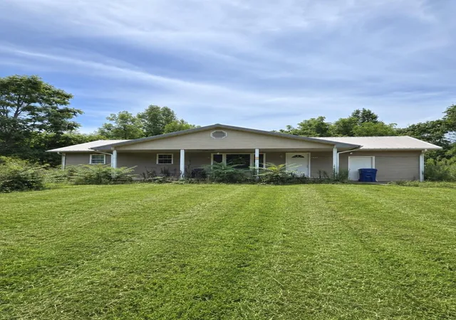 Photo 1 of Single family home for sale at 1288 Marsh Crk Rd, Strunk, KY 42649 | MLS# 26022746 | Listing updated on 2026-08-21