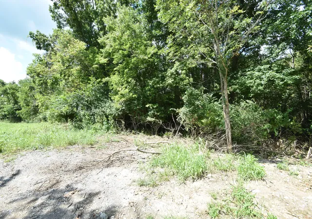 Photo 3 of Sale Pending at 900 A T Dean Rd, Harrodsburg, KY 40330 | MLS# 26022769 | Listing updated on 2026-09-05
