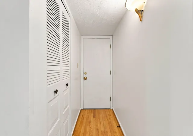Listing Photo 5 - Condo for sale in building located at 1310 Louisville Rd, Frankfort, KY 40601 - Unit #11