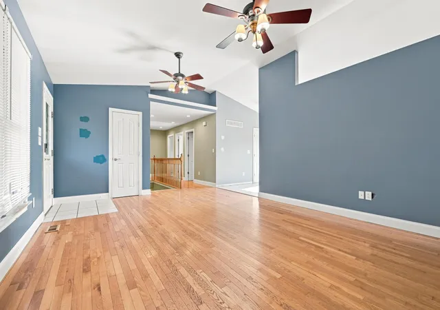Photo 3 of Sale Pending at 105 Weslyn Wy, Nicholasville, KY 40356 | MLS# 26023272 | Listing updated on 2026-08-31