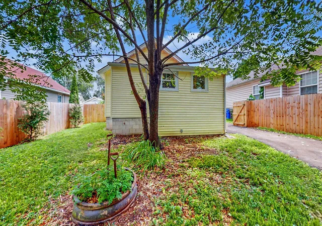 Photo 3 of Single family home for sale at 377 Preston Ave, Lexington, KY 40502 | MLS# 26022786 | Listing updated on 2026-10-13
