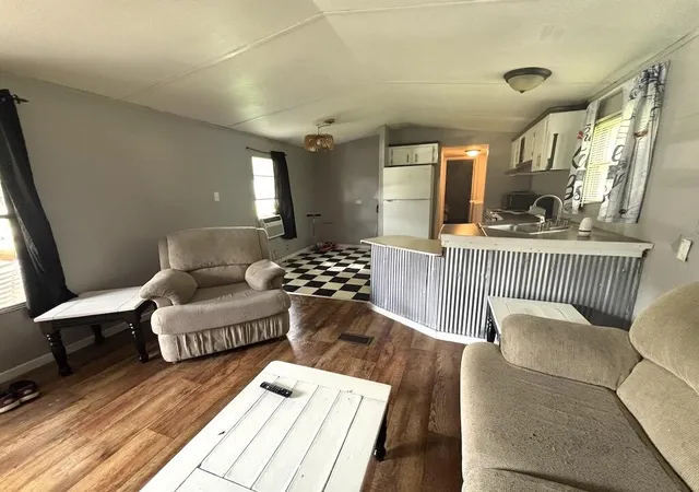 Photo 3 of Single family home for sale at 271 Geneva Dr, Russell Springs, KY 42642 | MLS# 26022791 | Listing updated on 2026-08-21