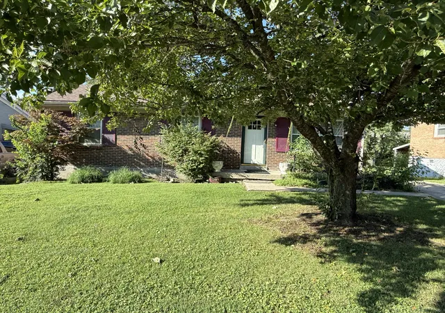 Photo 2 of Single family home for sale at 511 Pinewood Dr, Nicholasville, KY 40356 | MLS# 26023002 | Listing updated on 2026-09-06