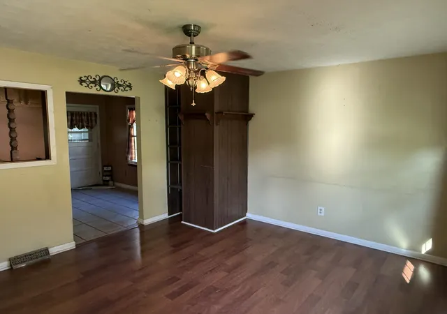 Photo 3 of Sale Pending at 511 Pinewood Dr, Nicholasville, KY 40356 | MLS# 26023002 | Listing updated on 2026-09-18