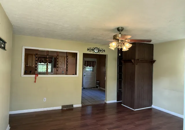 Photo 3 of Sale Pending at 511 Pinewood Dr, Nicholasville, KY 40356 | MLS# 26023002 | Listing updated on 2026-09-18