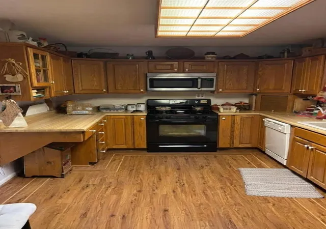 Photo 4 of Single family home for sale at 317 Greenbriar Rd, Lexington, KY 40503 | MLS# 26022818 | Listing updated on 2026-08-28