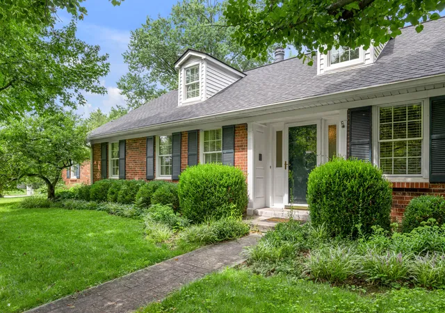 Photo 1 of Sale Pending at 2153 Island Dr, Lexington, KY 40502 | MLS# 26023197 | Listing updated on 2026-09-09