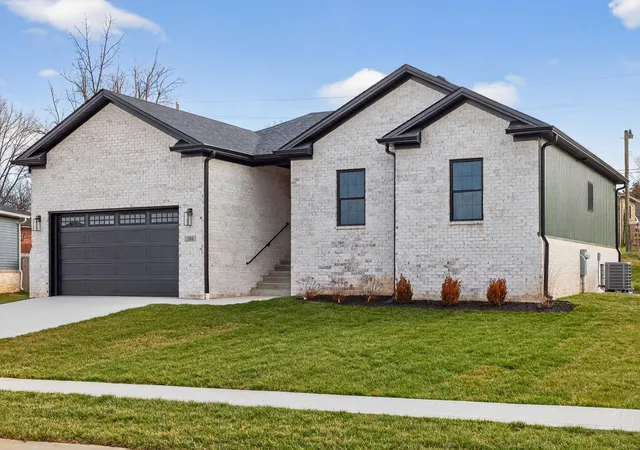 Photo 2 of Single family home for sale at 206 Jett Dr, Winchester, KY 40391 | MLS# 26022825 | Listing updated on 2026-08-21