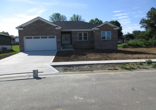 Photo 1 of Single family home for sale at 204 Jett Dr, Winchester, KY 40391 | MLS# 26022830 | Listing updated on 2026-08-21