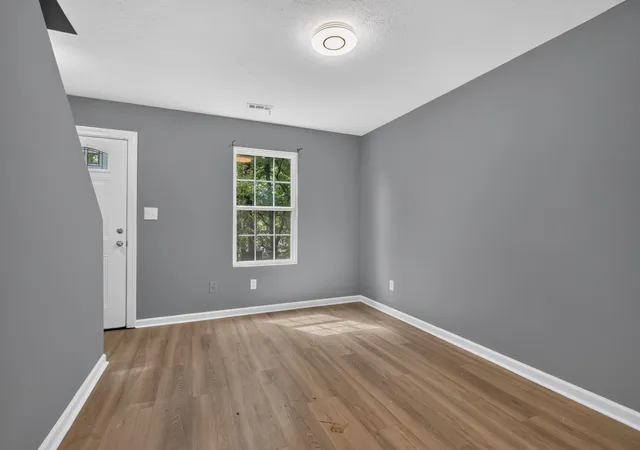 Photo 3 of Multi family home for sale at 144 146 Montgomery Ave, Frankfort, KY 40601 | MLS# 26023171 | Listing updated on 2026-10-13