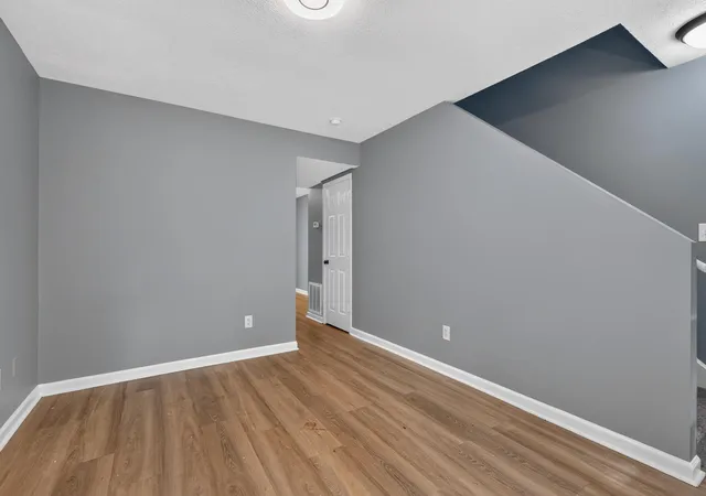 Photo 3 of House for sale at 144-146 Montgomery Ave, Frankfort, KY 40601 | MLS# 26023171 | Listing updated on 2026-10-13
