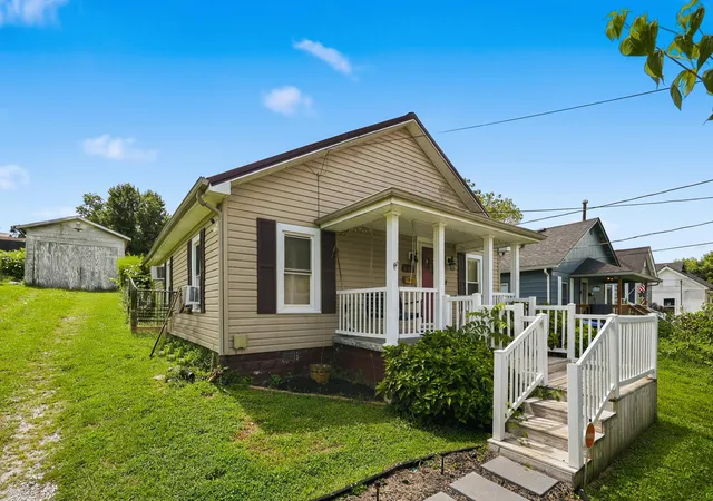 Photo 1 of Single family home for sale at 409 Noel Ave, Frankfort, KY 40601 | MLS# 26023074 | Listing updated on 2026-09-10