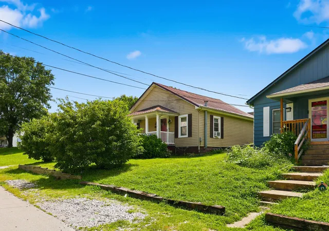 Photo 3 of Single family home for sale at 409 Noel Ave, Frankfort, KY 40601 | MLS# 26023074 | Listing updated on 2026-10-05